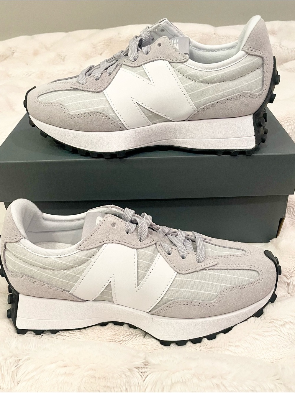 New Balance 327 Grey/White Women's 6.5 - NIB